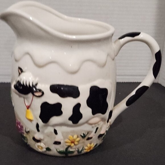 Vintage Milk Pitcher Raised Farm Scene Hand Painted Cow Farmhouse 6.5" Ceramic - Picture 1 of 7